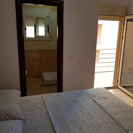 Appartamento-vacanza,6 Posti Letto,vista Mare 아파트 Vlorë